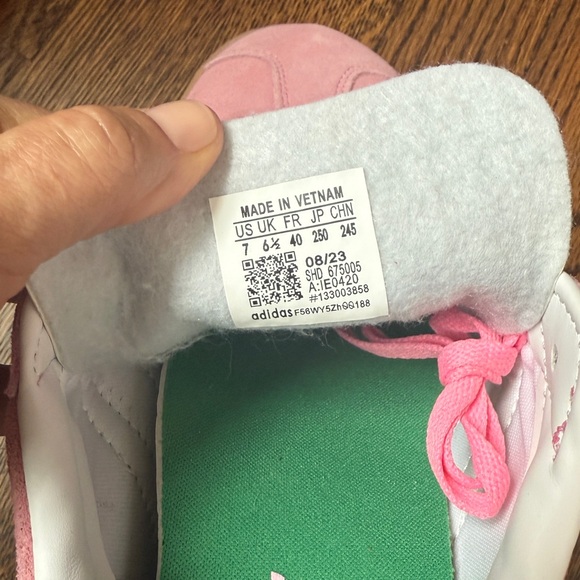 Adidas Pink and Green Gazelle Sneakers - Men size 7/ FR size 40 - Picture 4 of 6